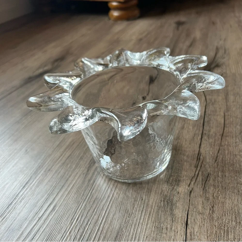 Sun Rays Glass Vase - Picture 4 of 10